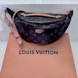 AUTHENTIC Louis Vuitton Monogram Bumbag